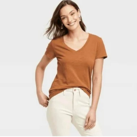 Womens' Fitted Short Sleeve V-Neck T-Shirt-Brown-Universal Thread - Picture 1 of 3